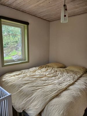 Sommarstuga vid sjön på Vindö - Bild 8