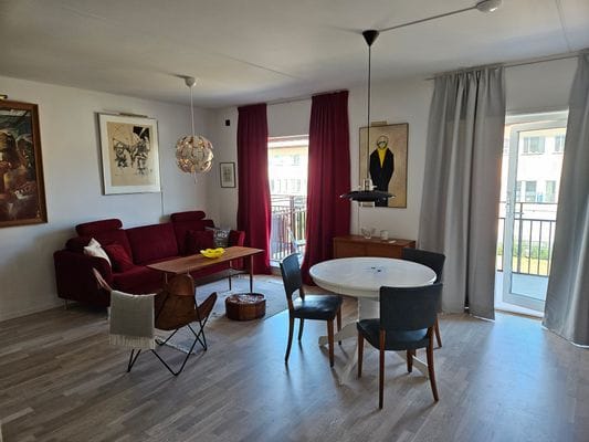 Mysig tvåa centralt vid murens Söderport - Bild 4