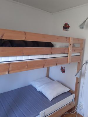 Charmig och modern stuga nära hav och natur - Bild 23