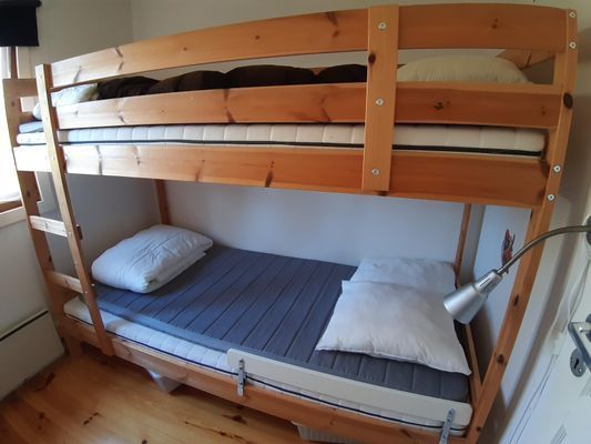 Charmig och modern stuga nära hav och natur - Bild 22