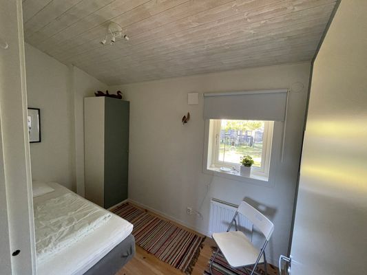 Hus på strandtomt med egen brygga och många bäddar - Bild 42