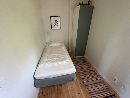 Hus på strandtomt med egen brygga och många bäddar - Bild 44