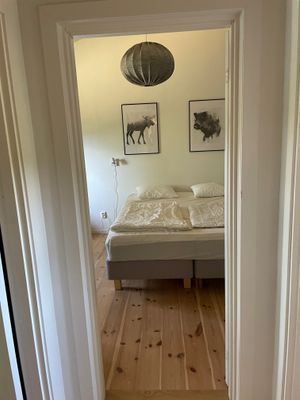 Hus på strandtomt med egen brygga och många bäddar - Bild 55