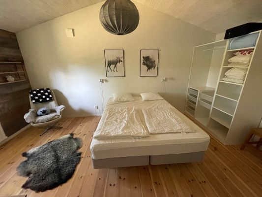 Hus på strandtomt med egen brygga och många bäddar - Bild 54