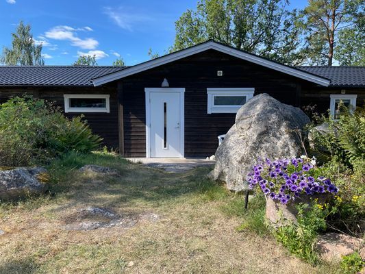 Hus på strandtomt med egen brygga och många bäddar - Bild 64