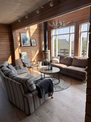Villa Fjällsaga, timmerhus med ski-in/ski-out läge - Bild 9