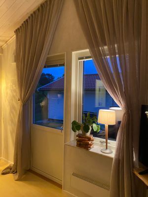 Luftig minivilla och smart planerad attefallare - Bild 12