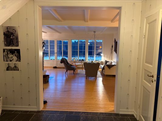 Fantastiskt familjehus med sjötomt och bastu - Bild 16