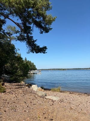 Stockholms skärgård, brygga, bastu och bilväg - Bild 6