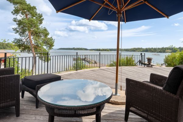 Vacker villa vid kusten i skärgården - Bild 28