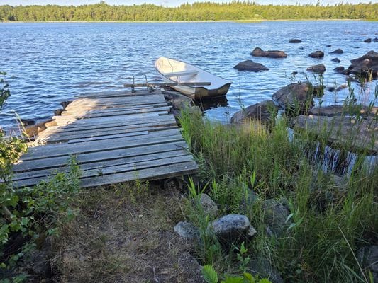 Vacker gård vid badplats - Bild 4