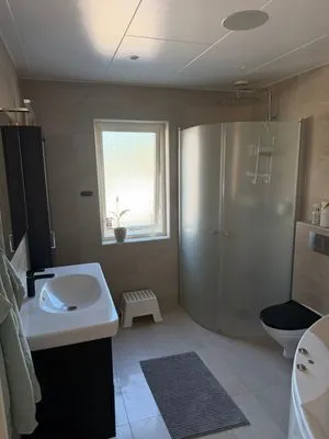Modern villa med uppvärmd pool nära havet - Bild 5