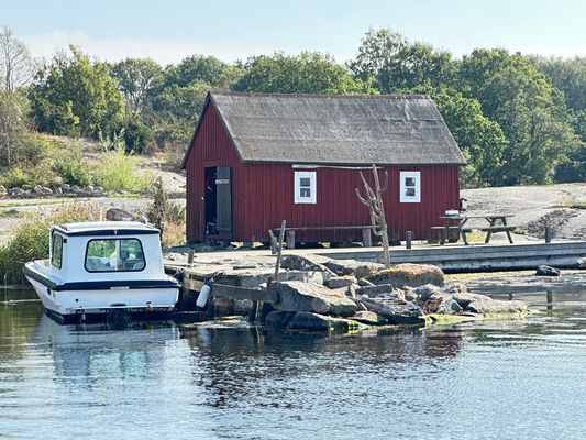 Charmigt skärgårdshus – egen brygga & badplats - Bild 8