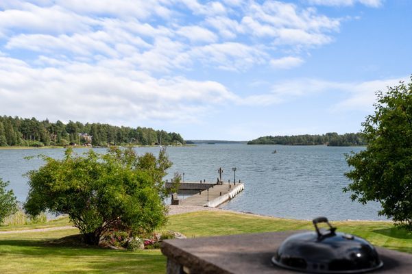 Vacker villa vid kusten i skärgården - Bild 29