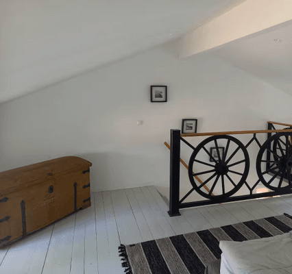 Hel gård från 1790 vid sjö – 2 hus – avskilt läge - Bild 35