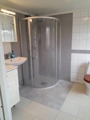 Stort rum 172 m2 med stor säng och 2 bäddsoffor - Bild 6
