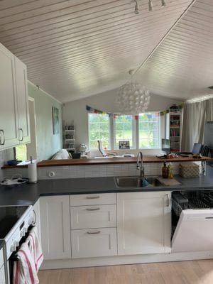 Trevlig stuga på kulle - Bild 8