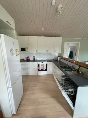 Trevlig stuga på kulle - Bild 6