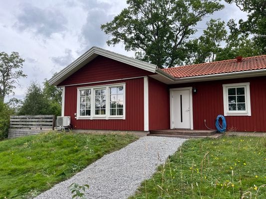 Trevlig stuga på kulle - Bild 3