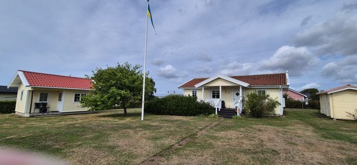 Karlskrona-stuga nära golfbana och hav