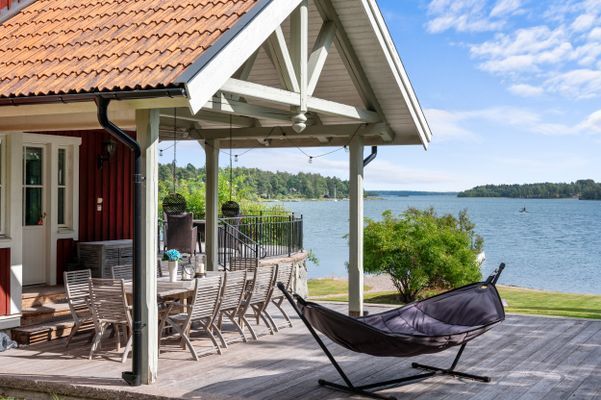 Vacker villa vid kusten i skärgården - Bild 30