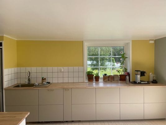 Rymligt hus på gård, intill restaurang - Bild 7