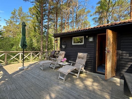 Modernt havsnära hus med bastu i Grisslehamn. - Bild 10