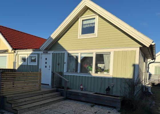 Falkenberg, stuga 50 meter från havet.