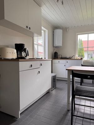 Gästhus 2: Kök med matplats