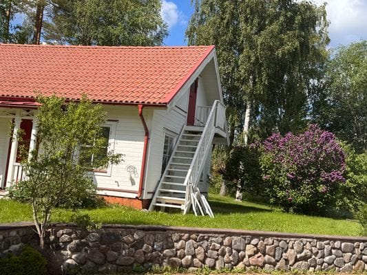 Gästhus 2: Ingångstrappan
