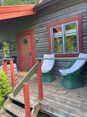 Timrad stuga på hyresvärdens tomt - Bild 4
