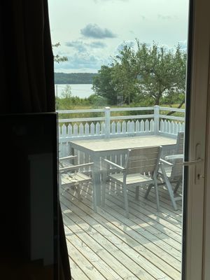 Mysigt hus med sjöutsikt 30 min från Stockholm - Bild 3