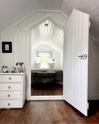 Lantligt sommarhus i Ulvesund med havsutsikt - Bild 21