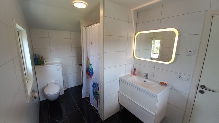 Röd trästuga Fria tider i augusti - Bild 29