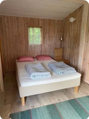 Idyllisk sjötomt med egen brygga - Bild 8