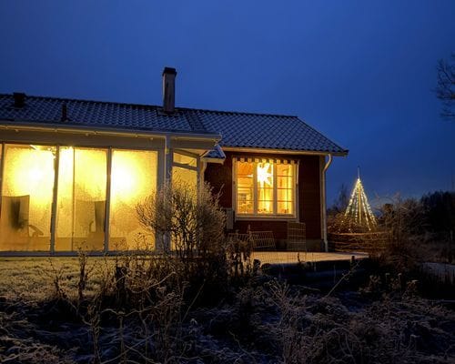 Hus med sjötomt, brygga & vedeldad bastu - Bild 10
