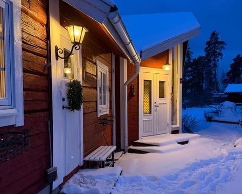 Hus med sjötomt, brygga & vedeldad bastu - Bild 8