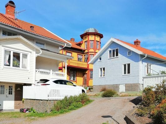Nedfart till huset från Smögens torg