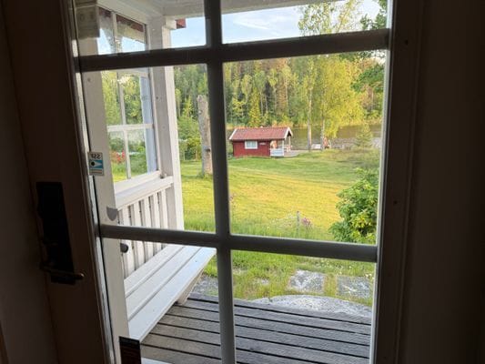 Hus med sjötomt, brygga & vedeldad bastu - Bild 23
