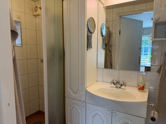 Hus med sjötomt, brygga & vedeldad bastu - Bild 37