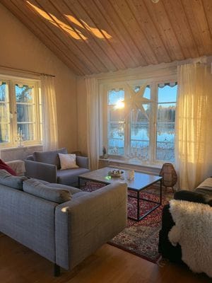 Hus med sjötomt, brygga & vedeldad bastu - Bild 7