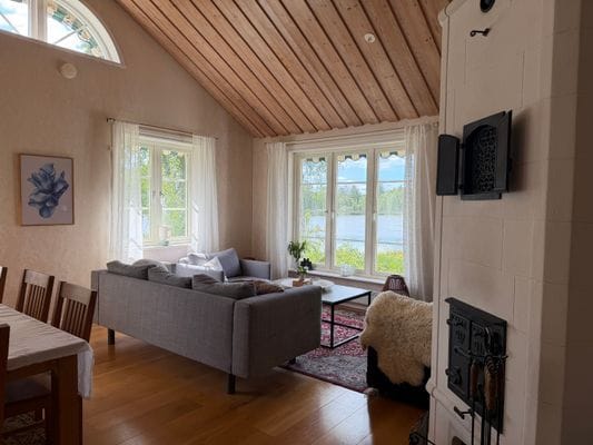 Hus med sjötomt, brygga & vedeldad bastu - Bild 25