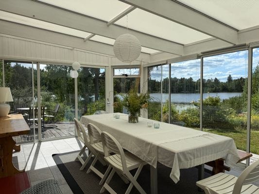 Hus med sjötomt, brygga & vedeldad bastu - Bild 44