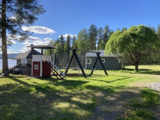 Stuga i söderläge med egen badstrand - Bild 4