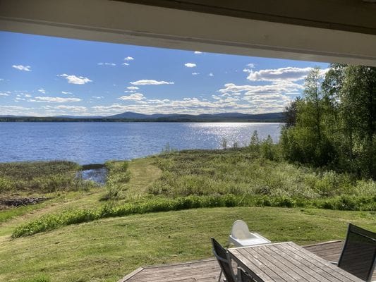 Stuga i söderläge med egen badstrand - Bild 3