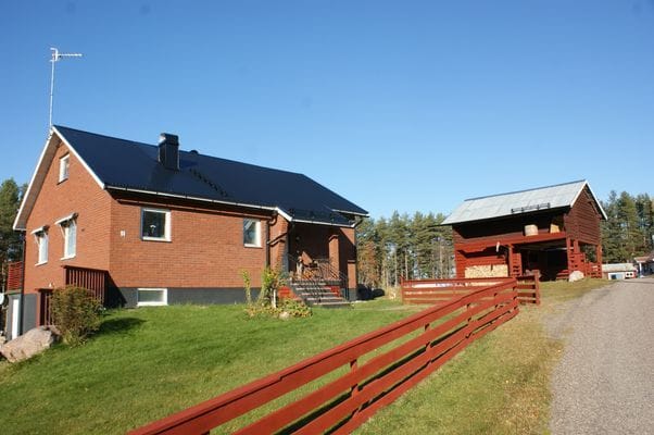 Modernt hus, fantastiskt sjöläge, Malung Dalarna