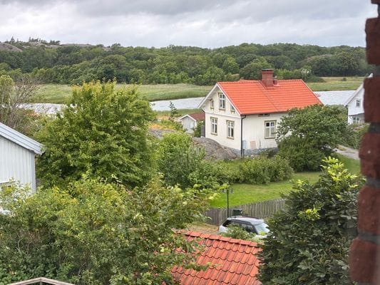 Rymlig övervåning i villa på Orust,Hälleviksstrand - Bild 23