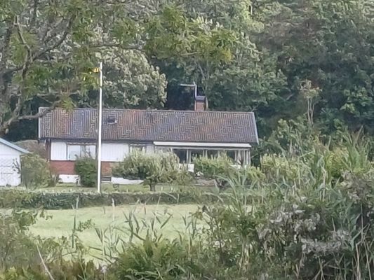 Fridfullt läge med närhet till natur och hav - Bild 2