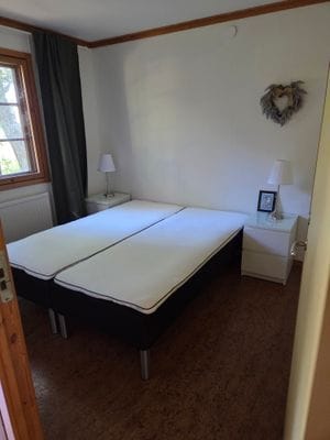 Njut av kvällssolen vid Hjälmarens strand! - Bild 4