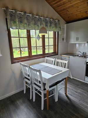 Stuga med fiske och bad vid sjö - Bild 4